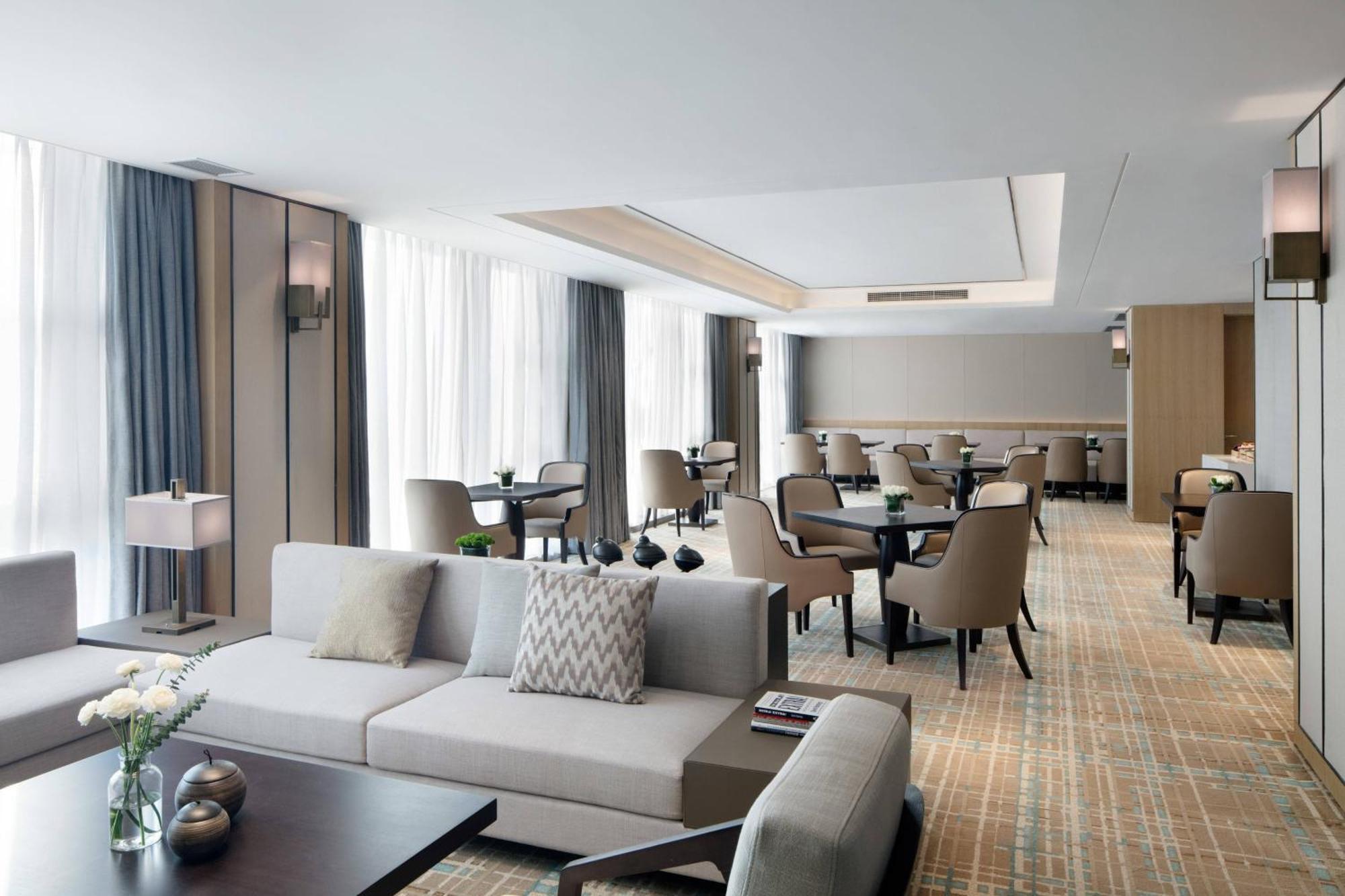 Hotel Courtyard By Marriott Zhengzhou Airport Exterior foto