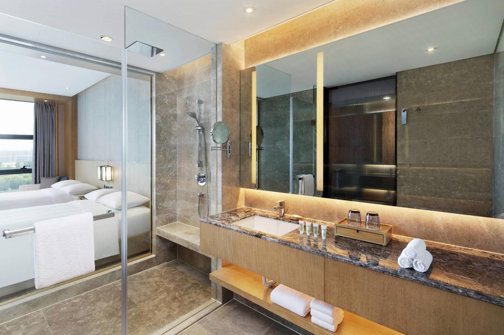 Hotel Courtyard By Marriott Zhengzhou Airport Exterior foto